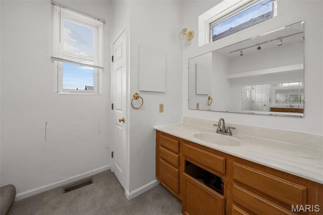 2702 S 13th Street, St Louis, MO 63118