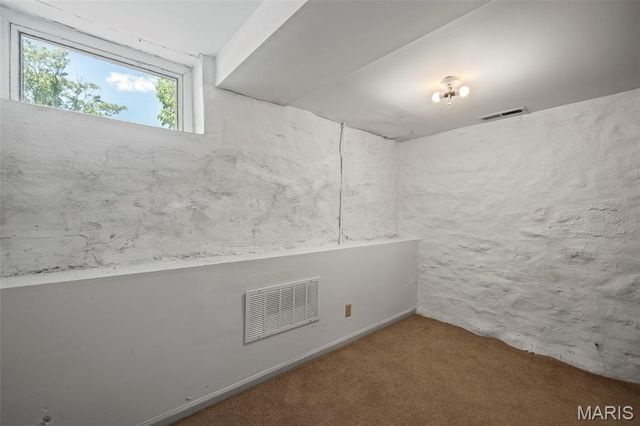 2702 S 13th Street, St Louis, MO 63118