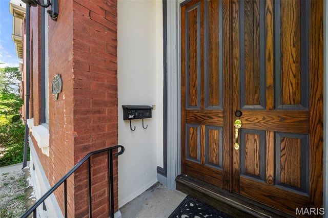 2702 S 13th Street, St Louis, MO 63118