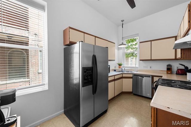 2702 S 13th Street, St Louis, MO 63118