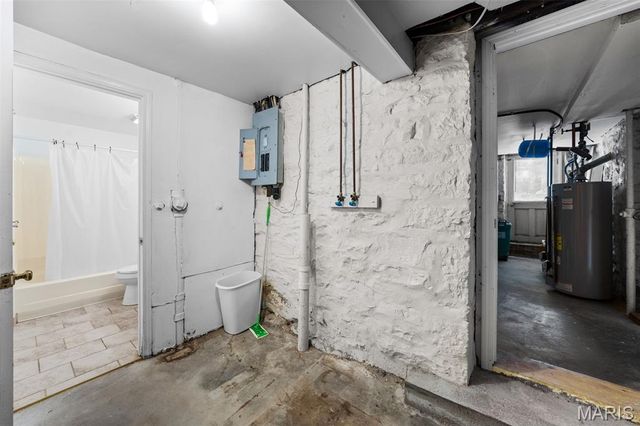 2702 S 13th Street, St Louis, MO 63118