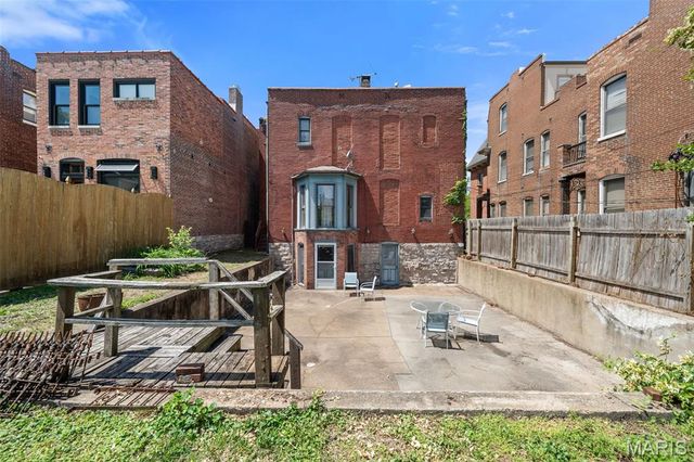 2702 S 13th Street, St Louis, MO 63118