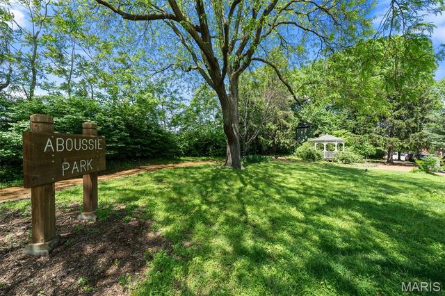2702 S 13th Street, St Louis, MO 63118