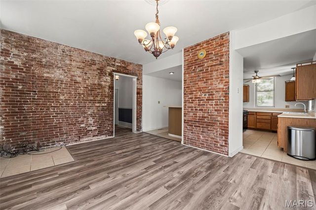 2702 S 13th Street, St Louis, MO 63118