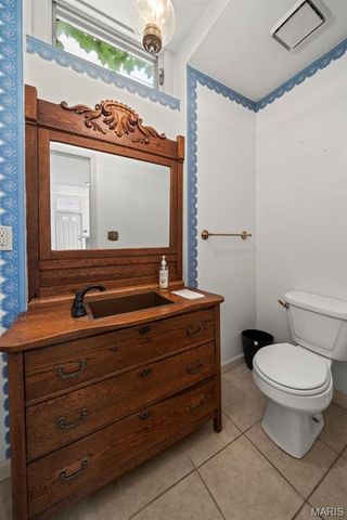 2702 S 13th Street, St Louis, MO 63118