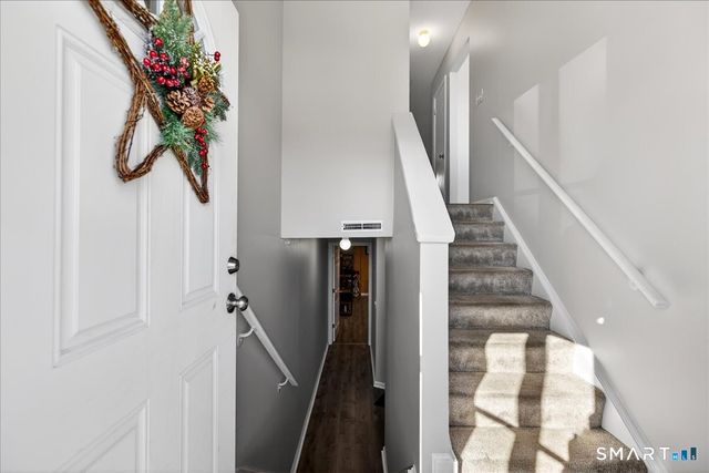 305 Monticello Drive 305, Branford, CT 06405