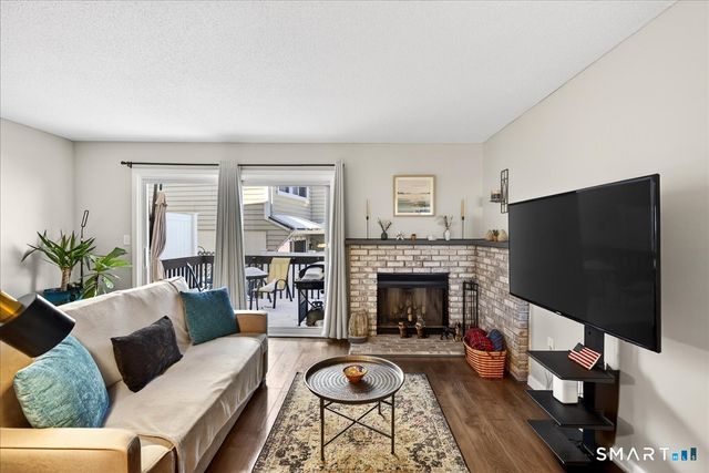 305 Monticello Drive 305, Branford, CT 06405