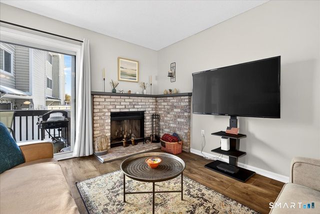 305 Monticello Drive 305, Branford, CT 06405