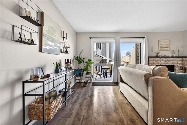 305 Monticello Drive 305, Branford, CT 06405