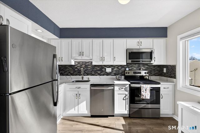 305 Monticello Drive 305, Branford, CT 06405