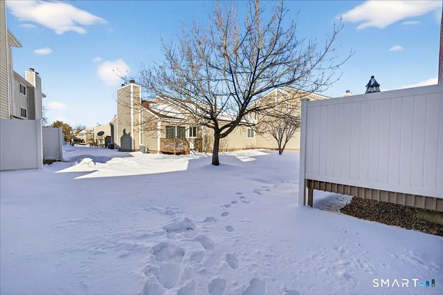 305 Monticello Drive 305, Branford, CT 06405