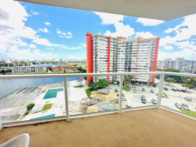 1301 NE Miami Gardens Drive 915W, Miami, FL 33179