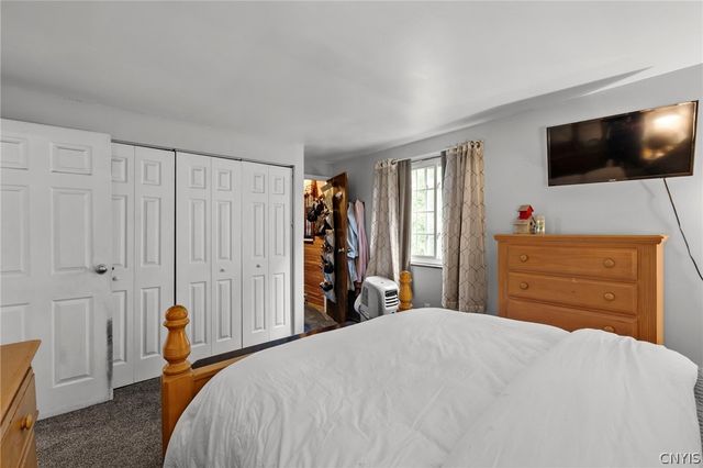 8056 Beacon Hill Circle, Clay, NY 13090