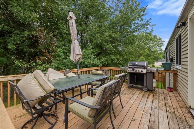 8056 Beacon Hill Circle, Clay, NY 13090