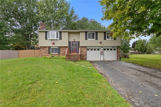 8056 Beacon Hill Circle, Clay, NY 13090