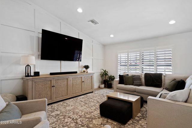 1441 E CAROLINE Lane, Tempe, AZ 85284