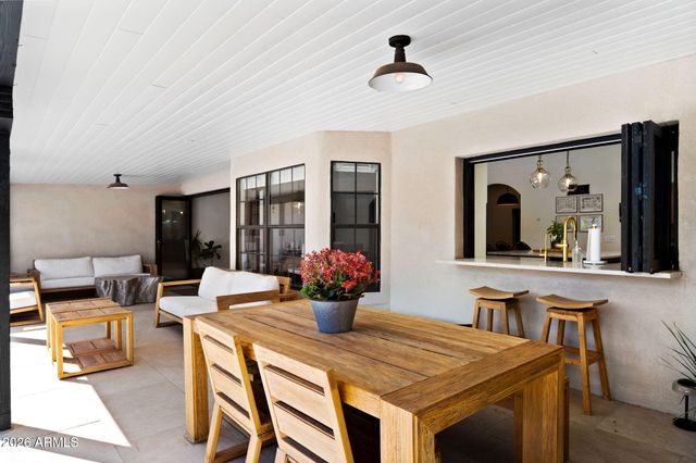 1441 E CAROLINE Lane, Tempe, AZ 85284