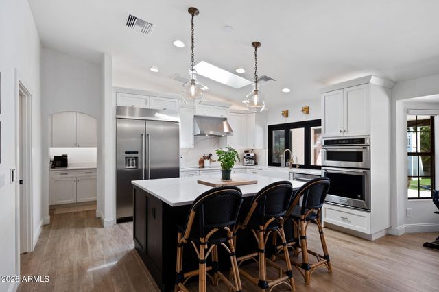 1441 E CAROLINE Lane, Tempe, AZ 85284