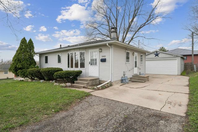 940 Littlefield Road, Waterloo, IA 50701