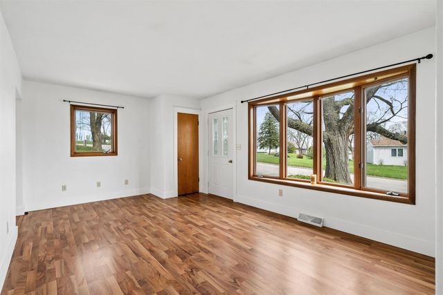 940 Littlefield Road, Waterloo, IA 50701