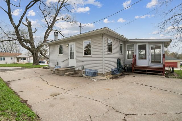 940 Littlefield Road, Waterloo, IA 50701