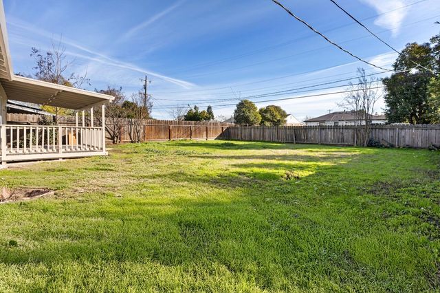 2514 W Monterey Ave, Stockton, CA 95204