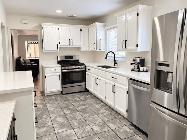 2514 W Monterey Ave, Stockton, CA 95204
