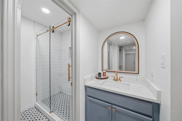 1405 Shadowdale Drive 23, Houston, TX 77043