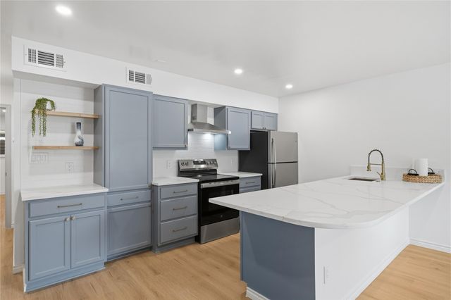 1405 Shadowdale Drive 23, Houston, TX 77043