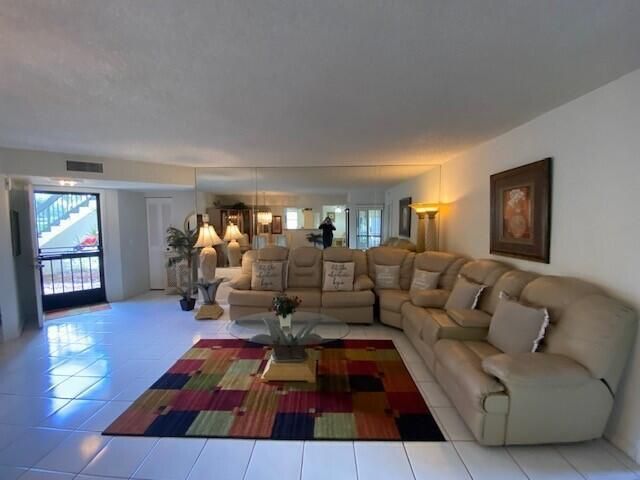 3367 Perimeter Drive, Greenacres, FL 33467