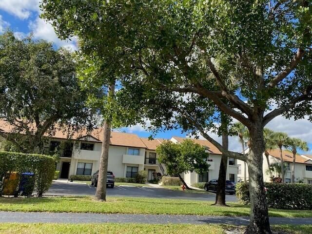 3367 Perimeter Drive, Greenacres, FL 33467