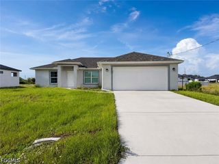 2711 20th ST SW, Lehigh Acres, FL 33976