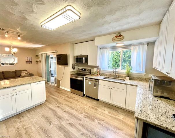 4732 Bunker Hill LN, Virginia Beach, VA 23462