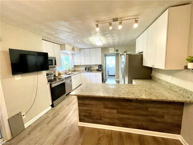 4732 Bunker Hill LN, Virginia Beach, VA 23462