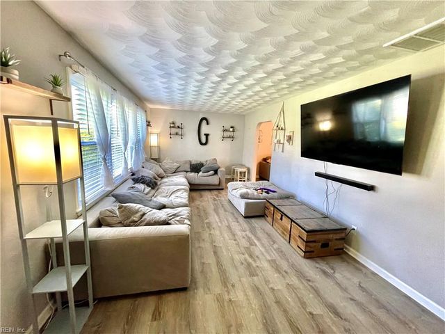 4732 Bunker Hill LN, Virginia Beach, VA 23462