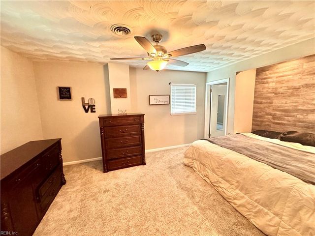 4732 Bunker Hill LN, Virginia Beach, VA 23462