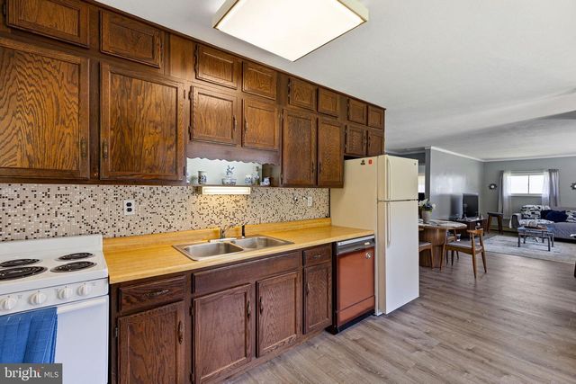 25 KOLLMAN, Newark, DE 19713