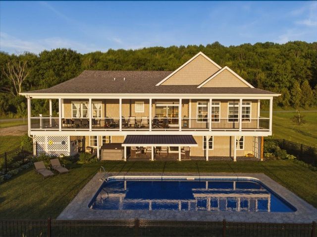 405 Harriet Drive B, Georgia, VT 05478