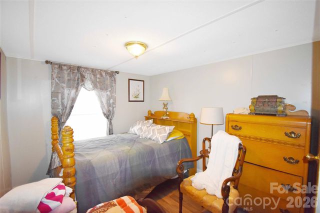 1515 States Avenue, Morganton, NC 28655