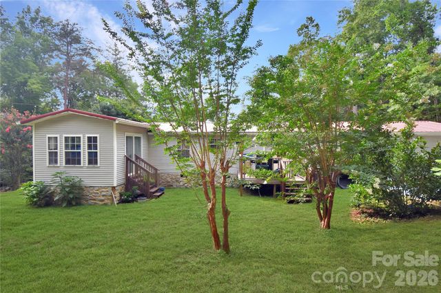 1515 States Avenue, Morganton, NC 28655