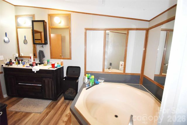 1515 States Avenue, Morganton, NC 28655