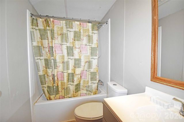 1515 States Avenue, Morganton, NC 28655