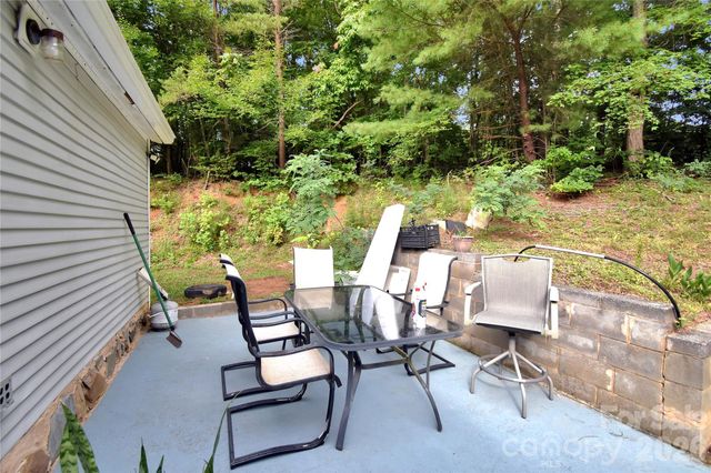 1515 States Avenue, Morganton, NC 28655