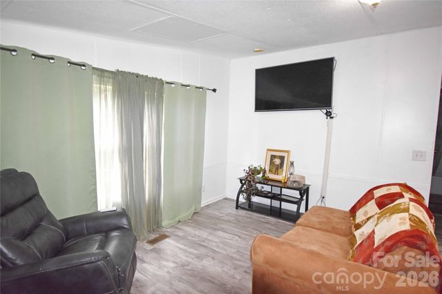 1515 States Avenue, Morganton, NC 28655
