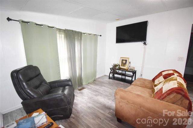 1515 States Avenue, Morganton, NC 28655