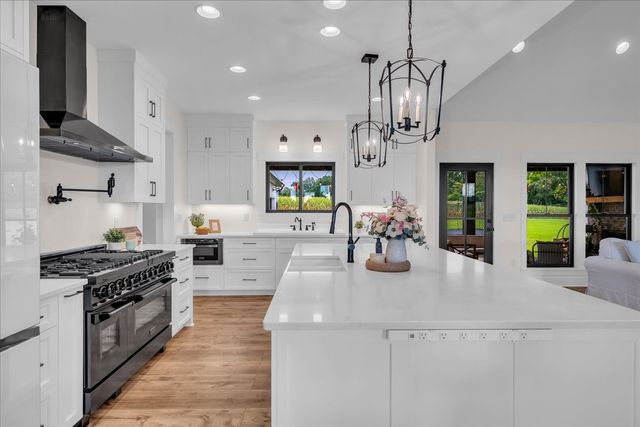 781 Brassfield Rd, Hillsboro, TN 37342