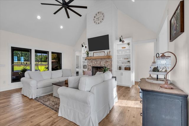 781 Brassfield Rd, Hillsboro, TN 37342