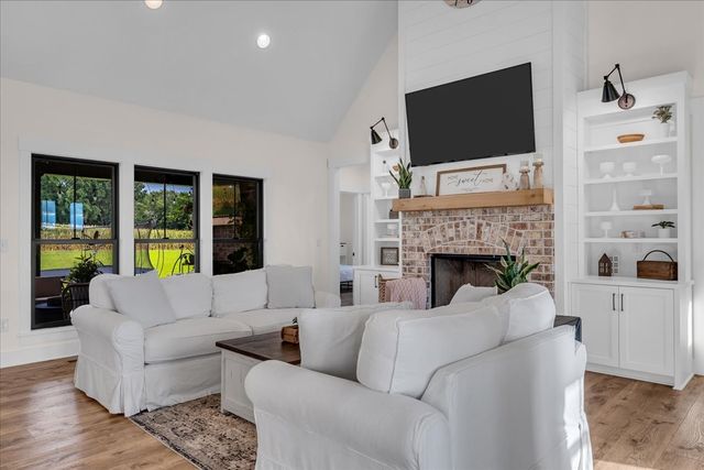 781 Brassfield Rd, Hillsboro, TN 37342
