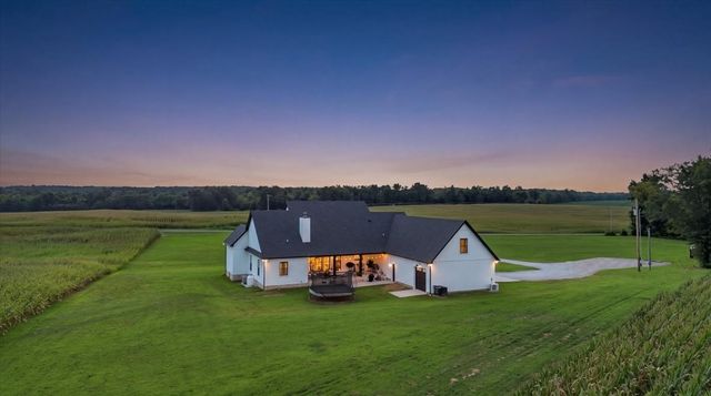 781 Brassfield Rd, Hillsboro, TN 37342