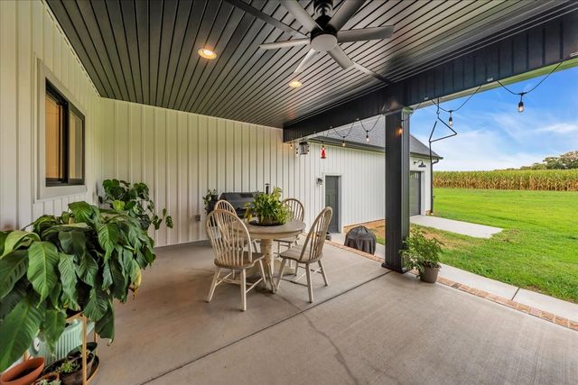 781 Brassfield Rd, Hillsboro, TN 37342